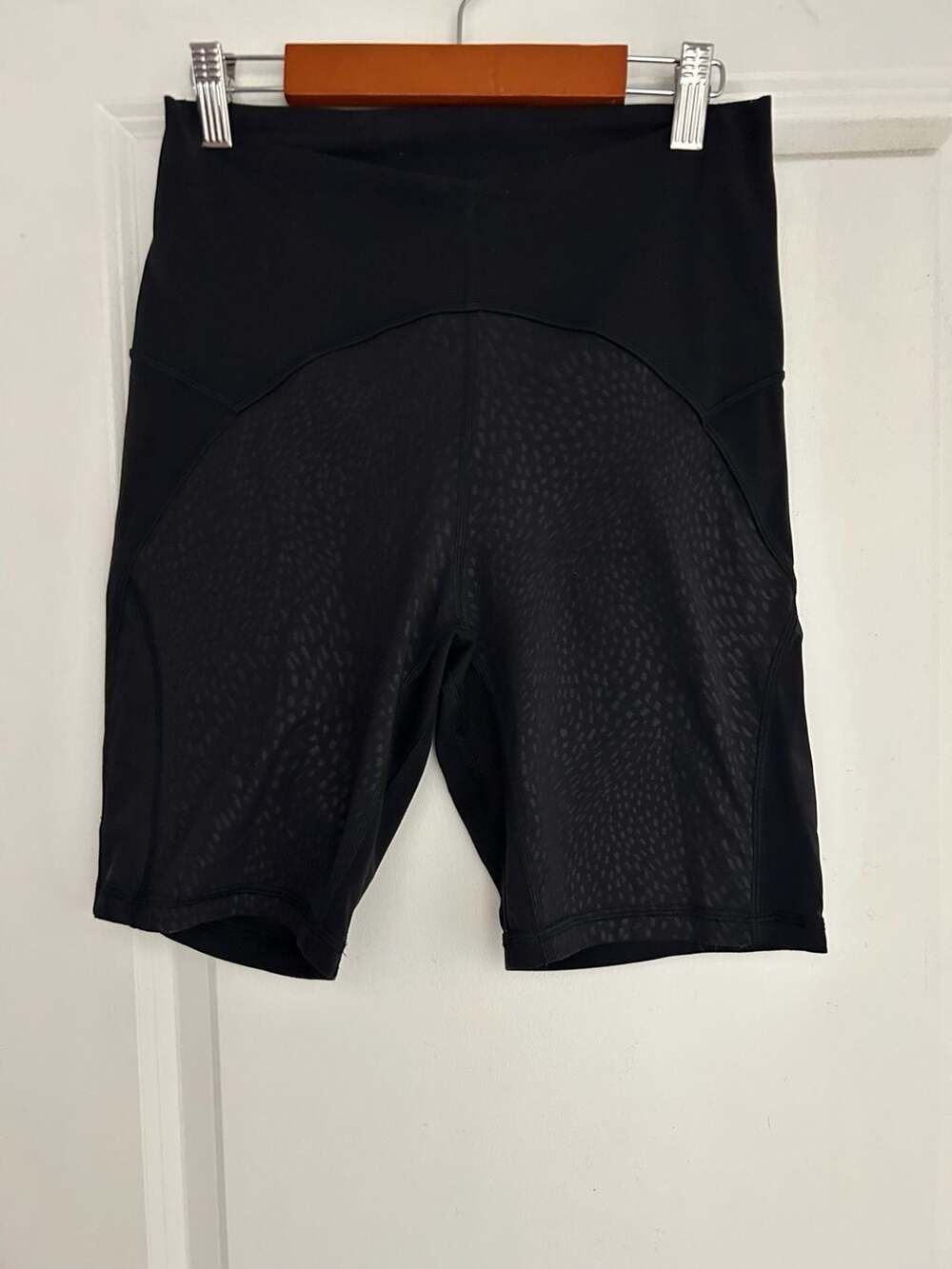 Lululemon Unlimit High-Rise Short 8" *Mesh Black size 8